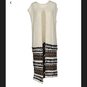 Slleeveless Sweater by Biancoghiaccio